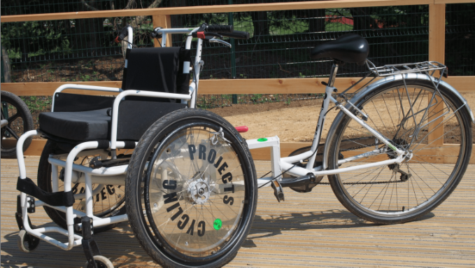 A photo of the divinci wheelchair cycle